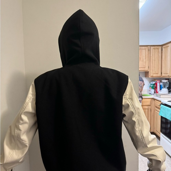 New - Picture 5 of 5